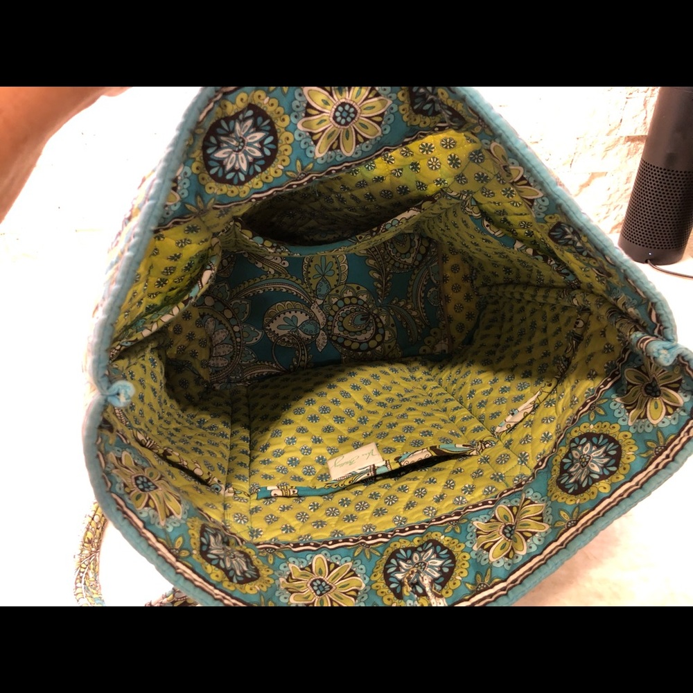Vera Bradley Tote - Picture 3 of 8